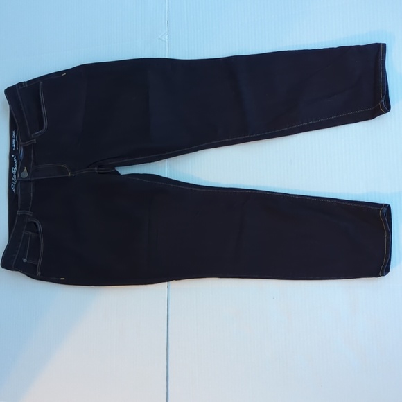 Eddie Bauer Slightly Curvy Skinny Leg Jeans 18 Dark Wash Blue - Picture 6 of 14